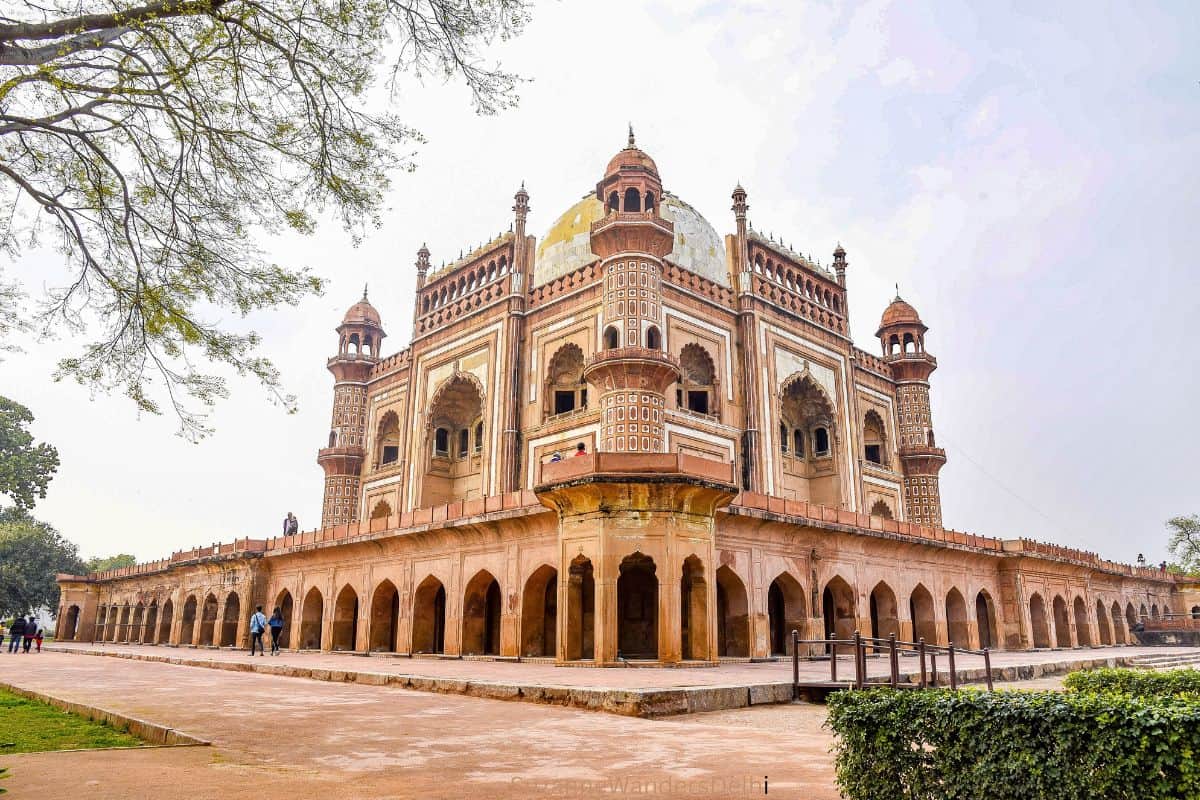 Safdarjung Tomb
